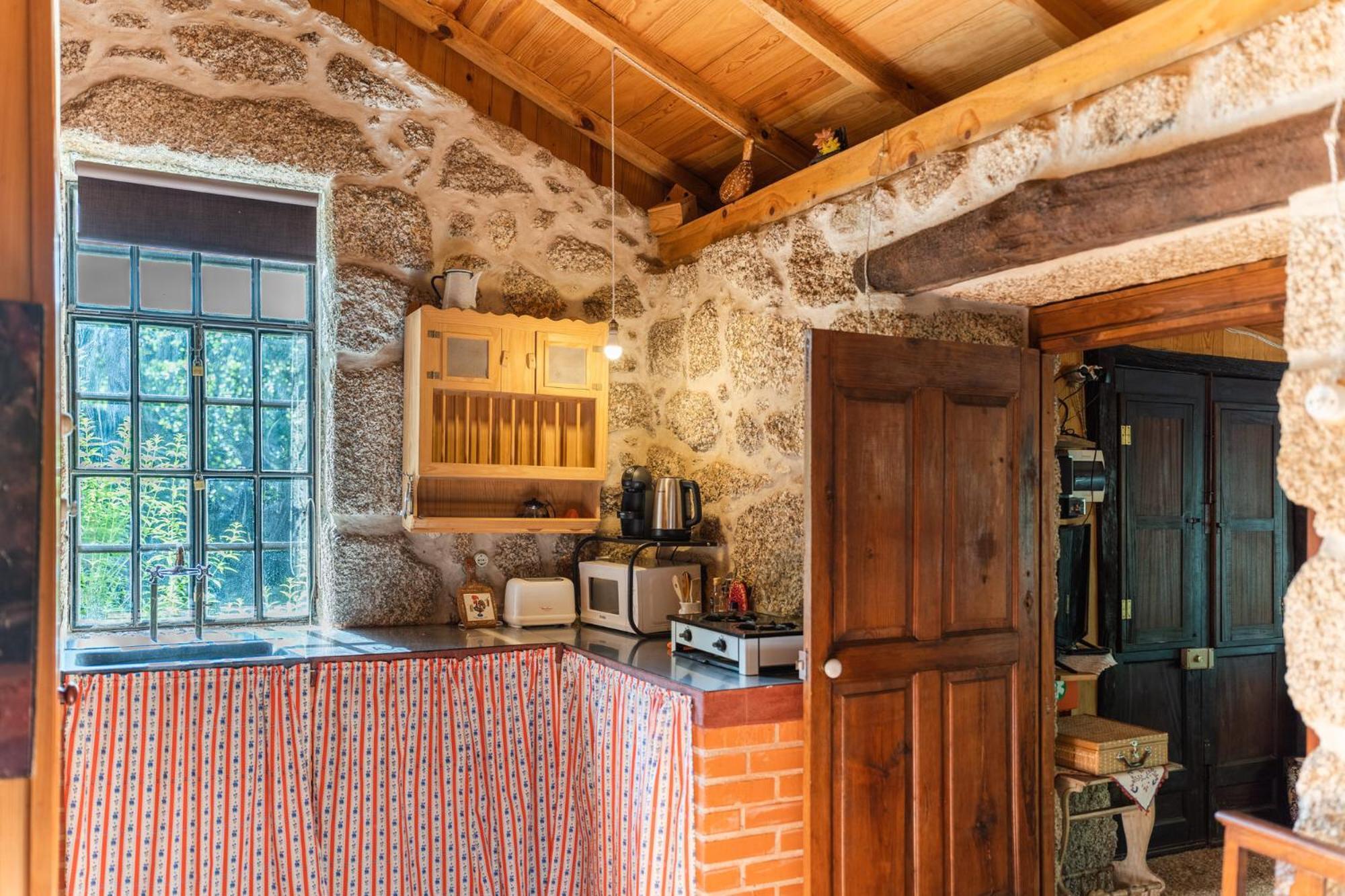 Chale Da Quinta "Lavoura Da Bouca - Fruta Bio" Pensionat Celorico De Basto Exteriör bild