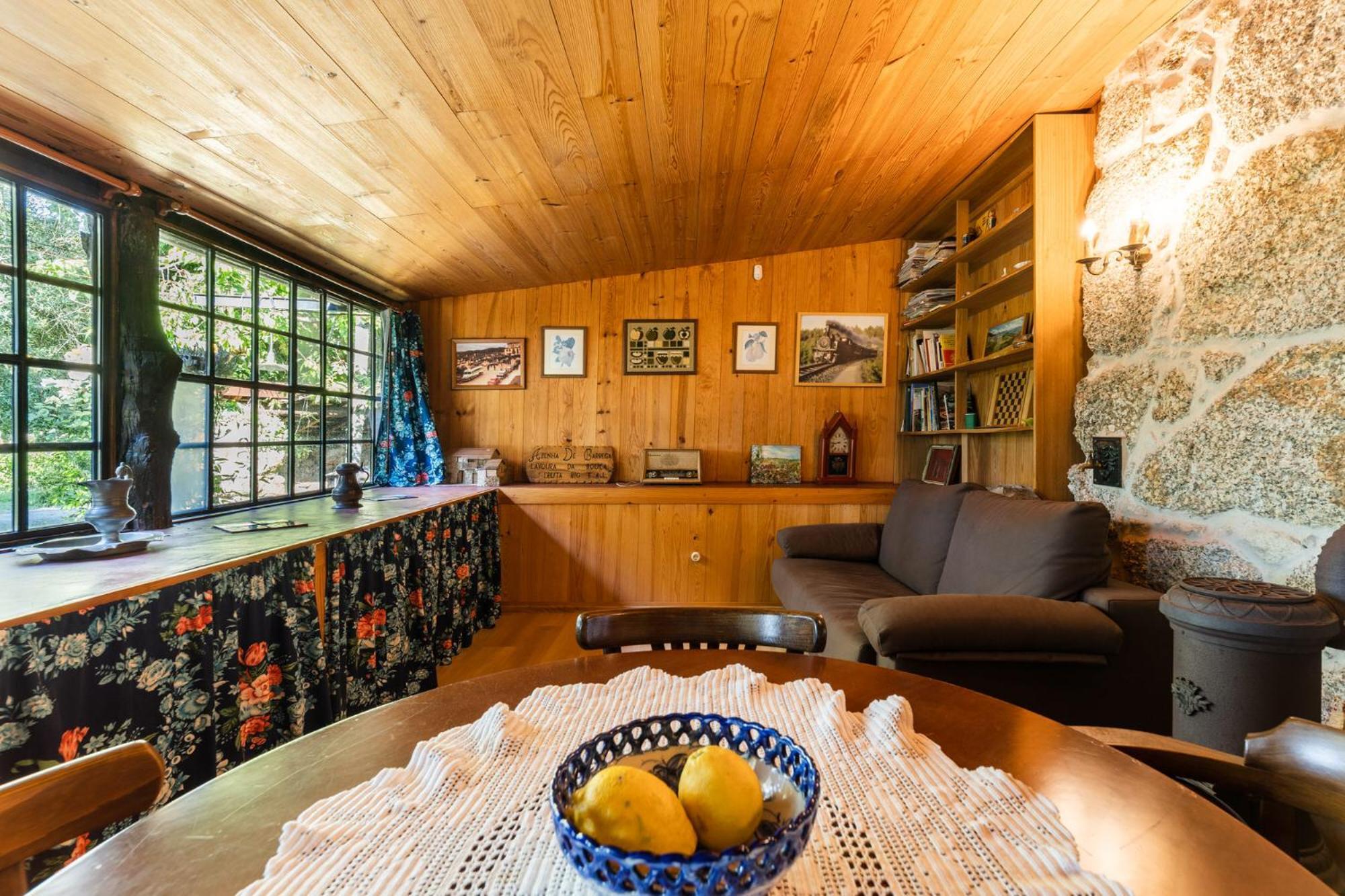 Chale Da Quinta "Lavoura Da Bouca - Fruta Bio" Pensionat Celorico De Basto Exteriör bild